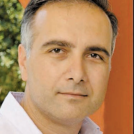 ο καθηγητής κ.Κατσαπρακάκης α