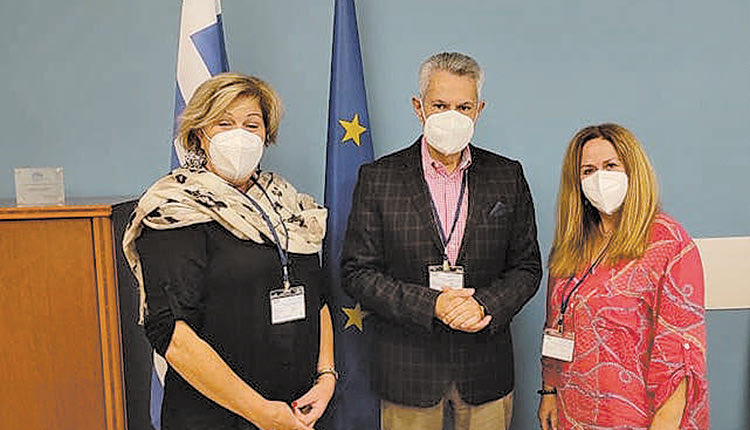 Στην διεύθυνση Δημόσιας Υγείας, η Εύη Γαρεδάκη μόνιμης υπαλλήλου 7ης Υ.Πε Κρήτης, κλάδου ΠΕ Διοικητικού - Οικονομικού με βαθμό Α' και, και στη Μονάδας Εσωτερικού Ελέγχου, η Μαρία Καραμαλάκη μόνιμης υπαλλήλου 7ης  Υ.Πε Κρήτης, κλάδου Διοικητικού - Λογιστικού  με βαθμό Α'. Σιδεροκέφαλες.