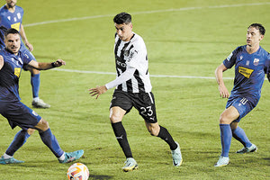 Ο Περέα με τους Τζανδάρη και Ντε Βινσέντι στο χθεσινό παιχνίδι