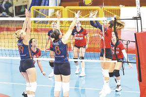 Στιγμιότυπο απο το παιχνίδι νεανίδων ΑΘΛΕΣΗ - ΓΕΗ