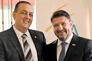 Ξεχωριστή συνάντηση είχε με τον Χαρδαλιά ο πρόεδρος της Παγκρήτιας Ένωσης Αυστραλίας Αντ. Τσουρδαλάκης