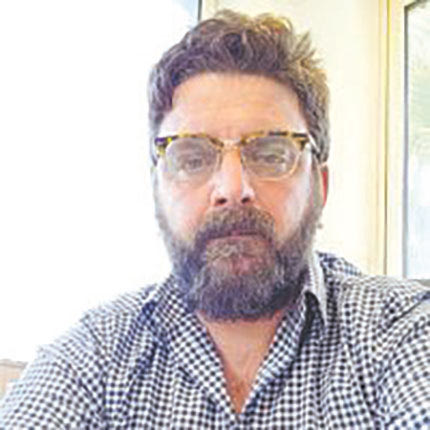 ο πολιτικός μηχανικός Μανόλης Κοσμαδάκη