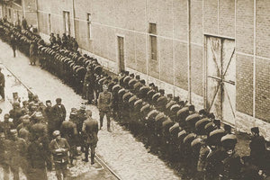 ΦΩΤΟΗΜΕΡΑΣ: Οκτώβριος 1912. Φτάνει για ενίσχυση του στρατεύματος στο λιμάνι της Θεσσαλονίκης σώμα χωροφυλακής από την Κρήτη, προκειμένου να αναλάβει στρατιωτικά καθήκοντα