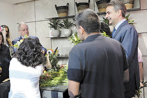 ΑΝΟΙΓΟΥΝ ΤΑ ΛΟΥΛΟΥΔΑΔΙΚΑ