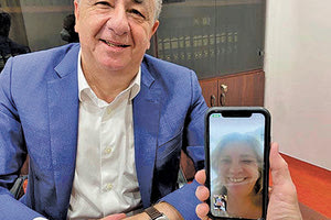 Koινοτική… ανάρτηση για τον Αρναουτάκη