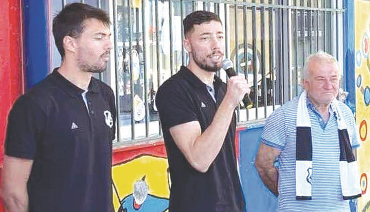 Το 26ο Δημοτικό σχολείο στα Καμίνια, επισκέφθηκε αντιπροσωπεία της ομάδας μπάσκετ του ΟΦΗ, 