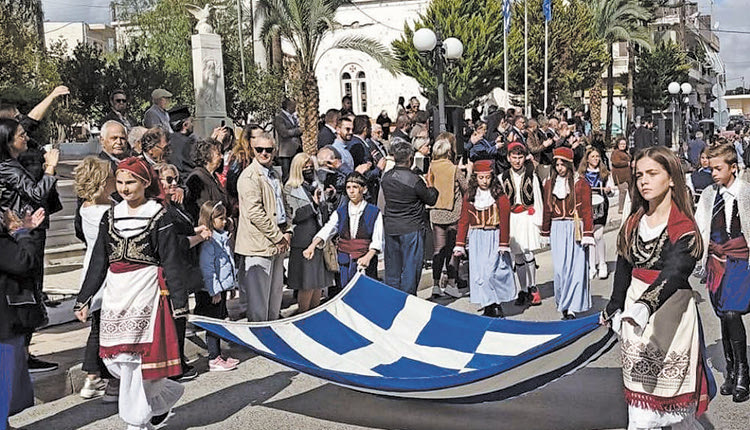 ΚΟΡΥΦΩΘΗΚΑΝ ΟΙ ΕΚΔΗΛΩΣΕΙΣ  ΓΙΑ ΤΗΝ ΕΘΝΙΚΗ ΕΠΕΤΕΙΟ Η Κρήτη γιόρτασε το «ΟΧΙ»