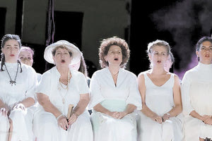 θεατρική παράσταση με τίτλο "Σκιές  στην Ψυχή  τους"  του Θανάση Σταυρόπουλου