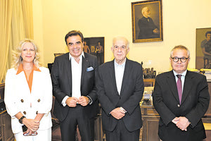 Ο κ. Μαργαρίτης Σχοινάς στη Λότζια