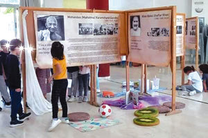 Η έκθεση "Προσωπικότητες και αγώνες για τη μη βία" φιλοξενείται στο 43ο Δημοτικό σχολείο Ηρακλείου