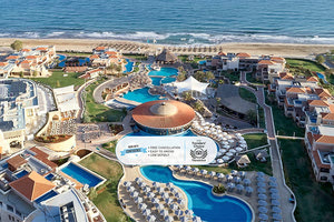 To Ξενοδοχείο Atlantica Caldera Palace