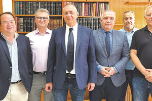 Πατριανάκος μαζί με υποψήφιους γιατρούς του συνδυασμού του