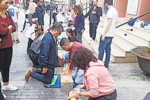 Μαθήματα από φοιτητές σε πολίτες, πως να γίνουν γιατροί και να σώσουν ζωές
