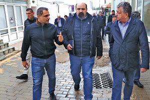 Στο πλευρό των πληγέντων ο Μάξιμος Σενετάκης