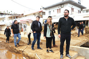 Με επικεφαλής τον γραμματέα του ΠΑΣΟΚ / ΚΙΝΑΛ κ. Σπυρόπουλο το κλιμάκιο του κόμματος στην Αγία Πελαγία