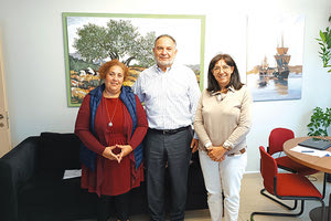 Οι εκπρόσωποι των εργαζομένων του προγράμματος Βοήθεια στο Σπίτι με τον κ. Κουράκη