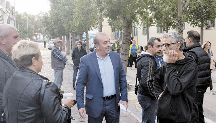 Ο βουλευτής Ηρακλείου ΣΥΡΙΖΑ Σωκράτης Βαρδάκης, που βρέθηκε στο πλευρό των 138 συμβασιούχων του Δήμου Ηρακλείου