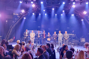 στον ετήσιο χορό των διευθυντών ξενοδοχείων