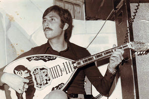 Τελευταίο «αντίο» στον σημαντικό λαουτιέρη Κώστα Μανωλάκη