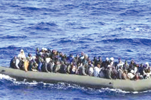 Σύμφωνα με πληροφορίες από το Λ.Σ., το σκάφος πλέει ακυβέρνητο