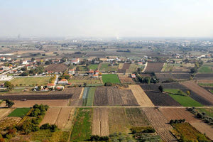 ΟΙΚΟΔΟΜΗΣΗ ΕΚΤΟΣ ΣΧΕΔΙΟΥ ΠΟΛΗΣ Γιατί κινδυνεύουν να μείνουν χωρίς άδεια τα κατά παρέκκλιση οικόπεδα