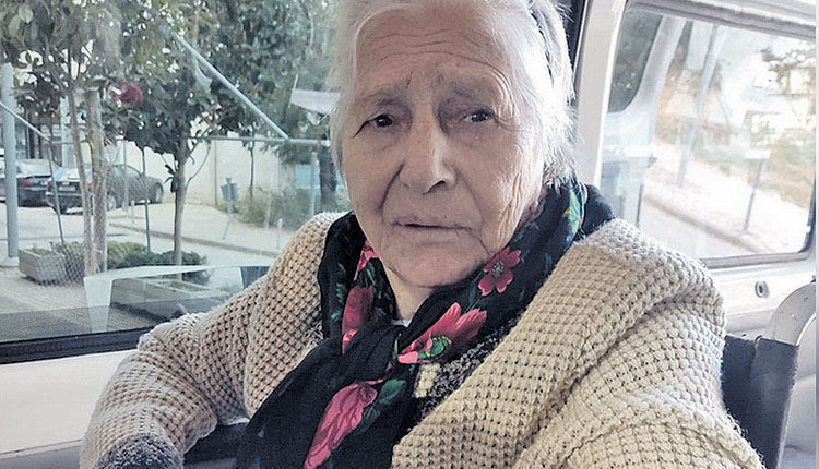 Ε ναι! Αθωώθηκε από το δικαστήριο η 93χρονη από τη Θεσσαλονίκη που κατηγορούνταν ότι πουλούσε τερλίκια σε λαϊκή αγορά.