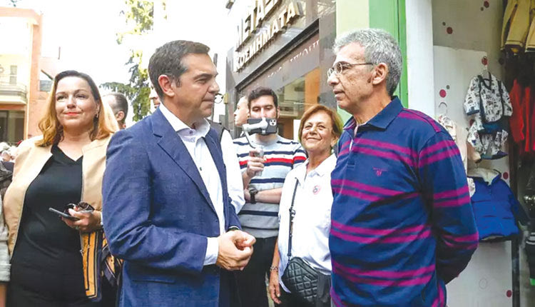 νας πολίτης κατήγγειλε στον πρόεδρο του ΣΥΡΙΖΑ, Αλέξη Τσίπρα, ο οποίος πραγματοποίησε επίσκεψη στο Χαλάνδρι και μίλησε με κόσμο, πως ο Ανδρέας Πάτσης τού είχε στείλει μπράβους λόγω χρεών που είχε