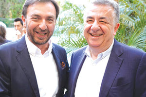 Στη χθεσινή συνεδρίαση του Περιφερειακού Συνεδρίου Κρήτης ο περιφερειάρχης Σταυρος Αρναουτάκης έδωσε δημόσια συγχαρητήρια στο Γιώργο Αλεξάκη για τέσσερεις λόγους, όπως ανέφερε: