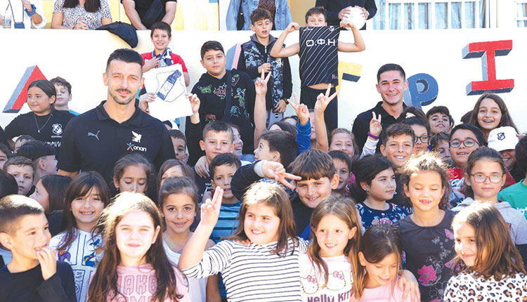 Το 4ο Δημοτικό σχολείο Ηρακλείου επισκέφτηκαν οι Κώστας Γιαννούλης και Βασίλης Σηφάκης.