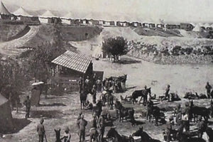 ΦΩΤΟΗΜΕΡΑΣ: Φωτογραφία-ντοκουμέντο από τις κατασκηνώσεις των Άγγλων στρατιωτών στα τείχη του Ηρακλείου το 1898.