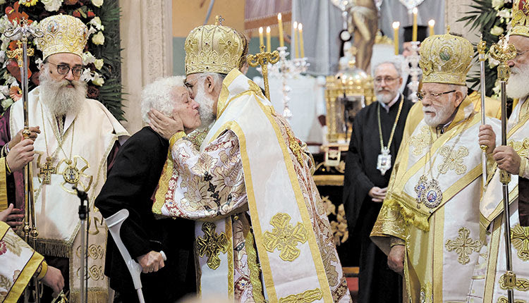 Στη χειροτονία παρευρέθηκαν πιστοί, ιεράρχες και εκπρόσωποι της πολιτικής ζωής του τόπου