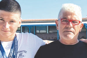 Ο Σπαθαράκης με τον προπονητή του κ. Φίλικα