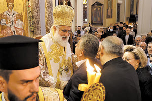 Ακούστηκε μεταξύ σοβαρού και αστείου, αλλά έχει… ιστορική βάση! Ο νέος επίσκοπος Μεθόδιος και ο περιφερειάρχης Κρήτης Σταύρος Αρναουτάκης θα μπορούν να λέγονται… συγχωριανοί, αφού κατα την εκκλησιαστική παράδοση η Επισκοπή Κνωσού είχε άμεση σύνδεση με τις Αρχάνες, που ήταν περίπου ως έδρα αλλά και τόπος γέννησης επισκόπων
