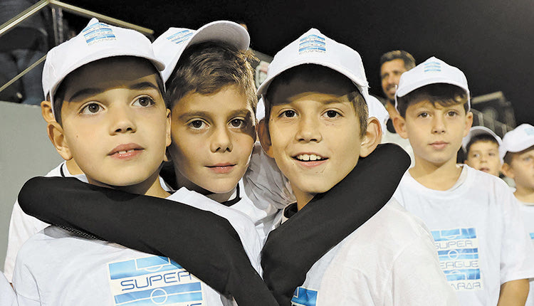   Παιδικά χαμόγελα στο γήπεδο