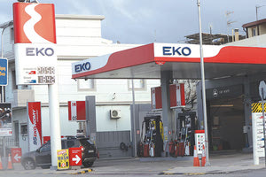 Καλπάζουν και πάλι οι τιμές των υγρών καυσίμων