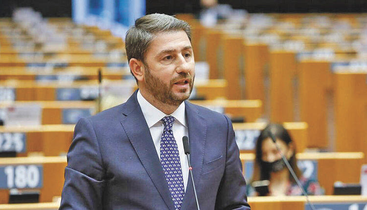 ΝΙΚΟΣ ΑΝΔΡΟΥΛΑΚΗΣ