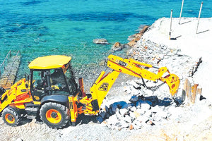 Νέα αναστολή-πρόκληση για τις κατεδαφίσεις αυθαιρέτων