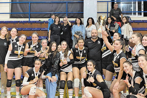 Tην κατάκτηση του Κυπέλλου Κρήτης πανηγύρισε η γυναικεία ομάδα του ΟΦΗ