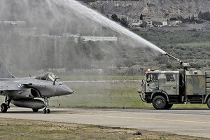 Τα δυο καινούρια αεροσκάφη θα υπηρετούν στην 332 Μοίρα της 114 Πτέρυγας Μάχης, στην αεροπορική βάση Τανάγρας, όπου ήδη από τον Ιανουάριο του 2022 βρίσκονται τα 6 μεταχειρισμένα Rafale F3R.
