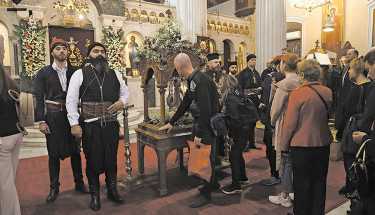 ΠΛΗΘΟΣ ΠΙΣΤΩΝ ΣΤΙΣ ΕΚΔΗΛΩΣΕΙΣ ΓΙΑ ΤΟΝ ΑΓΙΟ ΜΗΝΑ 