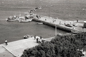 ΦΩΤΟΗΜΕΡΑΣ: Στην προβλήτα της Ιεράπετρας το 1975.