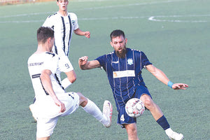 Ο Παπαδομιχελάκης με τον Σταμούλη στο χθεσινό παιχνίδι