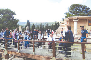 ΚΝΩΣΟΣ: ΕΠΕΜΒΑΣΕΙΣ ΑΠΟΚΑΤΑΣΤΑΣΗΣ ΚΑΙ ΑΝΑΔΕΙΞΗΣ ΣΤΟ ΑΝΑΚΤΟΡΙΚΟ ΣΥΓΚΡΟΤΗΜΑ ΠΡΟΓΡΑΜΜΑΤΙΖΕΙ ΤΟ ΥΠΠΟΑ Αναβαθμίζεται η περιήγηση και η προσβασιμότητα στην Κνωσό