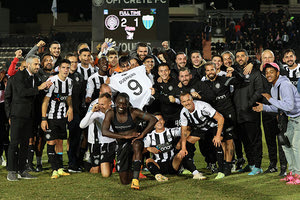 Οι παίκτες πανηγύρισαν ένα κουβάρι την μεγάλη νίκη αφιερωμένη στον Γκερέρο