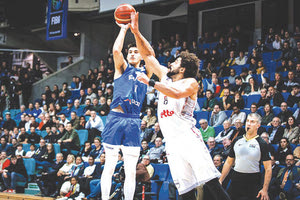 Ο Παναγιώτης Καλαϊτζάκης σε φάση απο το χθεσινό ματς