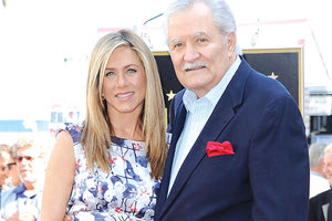 τζον ανιστον