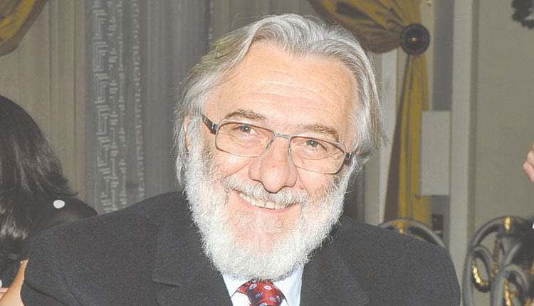 Ο σκηνοθέτης Γιάννης Σμαραγδής