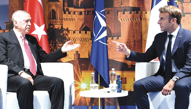 Σκληρό μήνυμα Μακρόν σε Ερντογάν