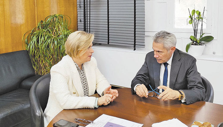 Τα μεγάλα θέματα της Υγειονομικής Περιφέρειας Κρήτης συζήτησε χθες με την αναπληρώτρια υπουργό Υγείας κα Μίνα Γκάγκα ο διοικητής της 7ης ΥΠΕ Νεκτάριος Παπαβασιλείου
