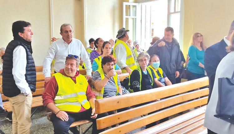 Στο πλευρό των συμβασιούχων κοινωφελών προγραμμάτων ο Σωκράτης Βαρδάκης